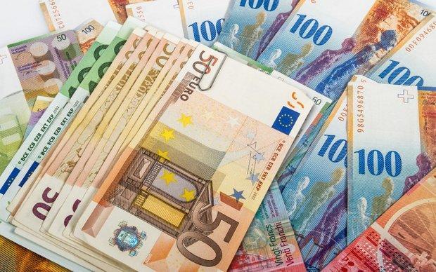 کاهش قیمت 21 ارز، ثبات دلار؛ افت نرخ یورو