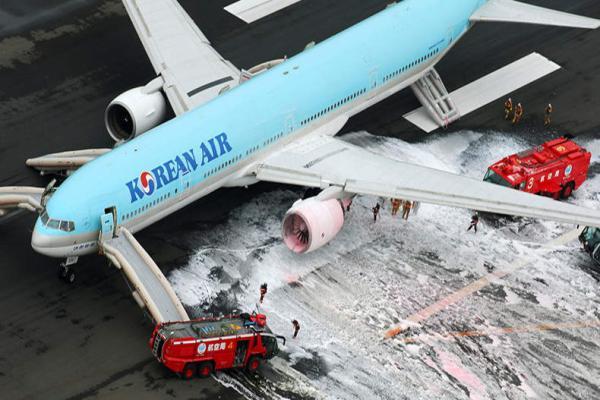 آتش گرفتن هواپیمای کره ای قبل از پرواز!