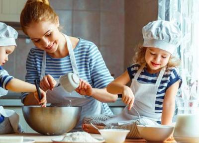 مهارت های آشپزی که هر کودکی می تواند یاد بگیرد